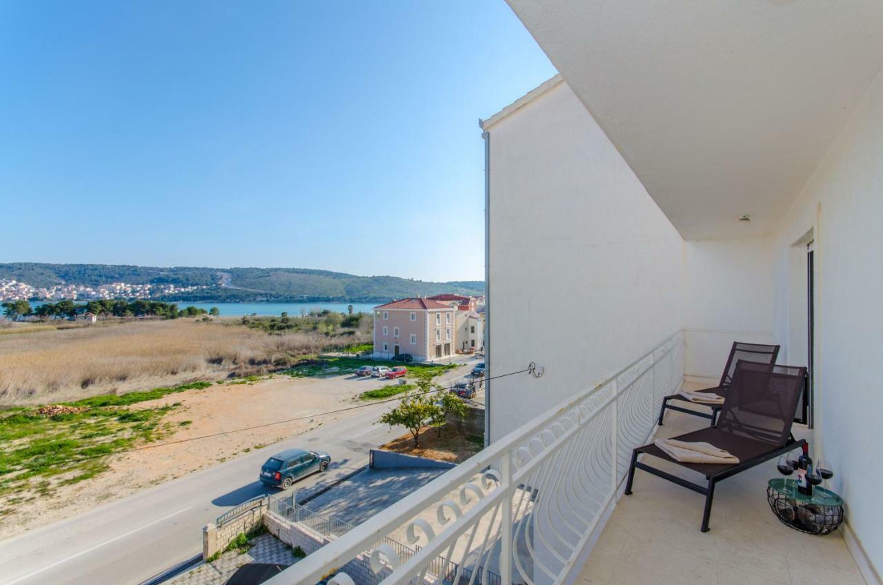 Bridge And Beach Apartments トロギール エクステリア 写真