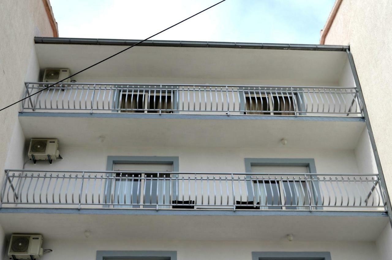Bridge And Beach Apartments トロギール エクステリア 写真