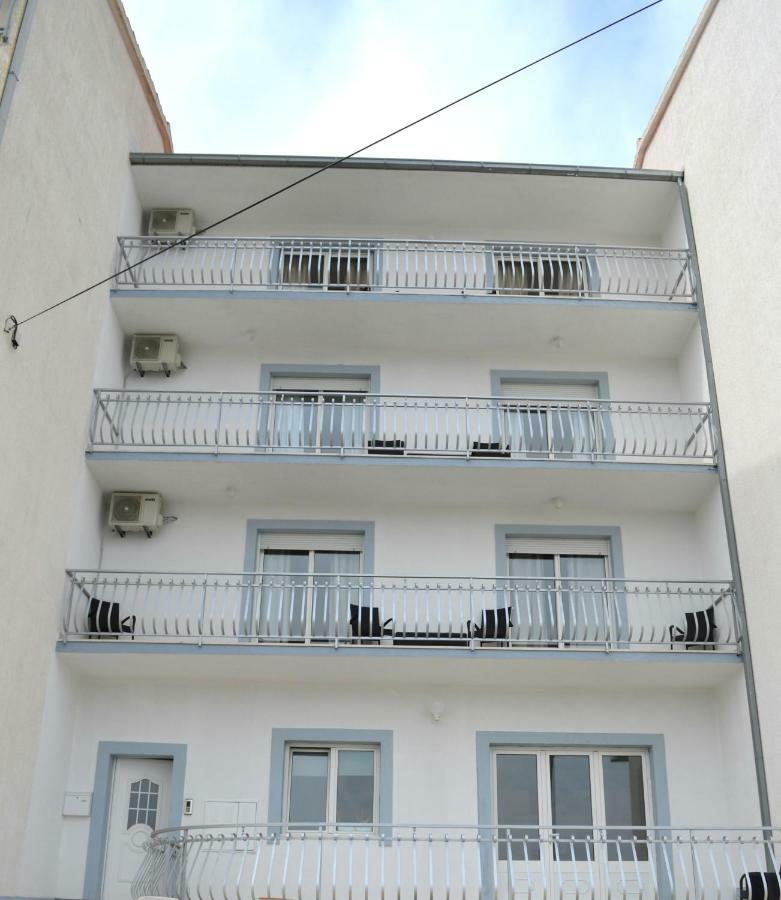 Bridge And Beach Apartments トロギール エクステリア 写真