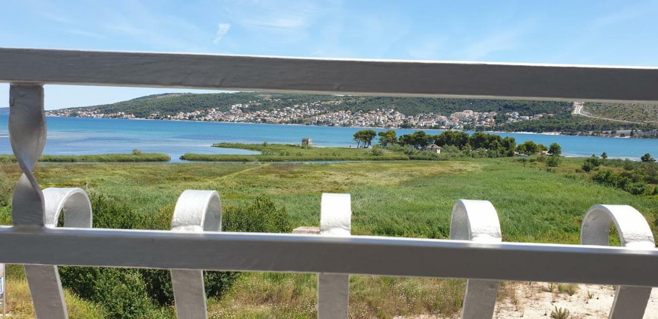 Bridge And Beach Apartments トロギール エクステリア 写真